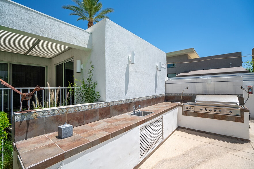 More Photos Of 67590 Jones Rd, Cathedral City Hotel For Sale