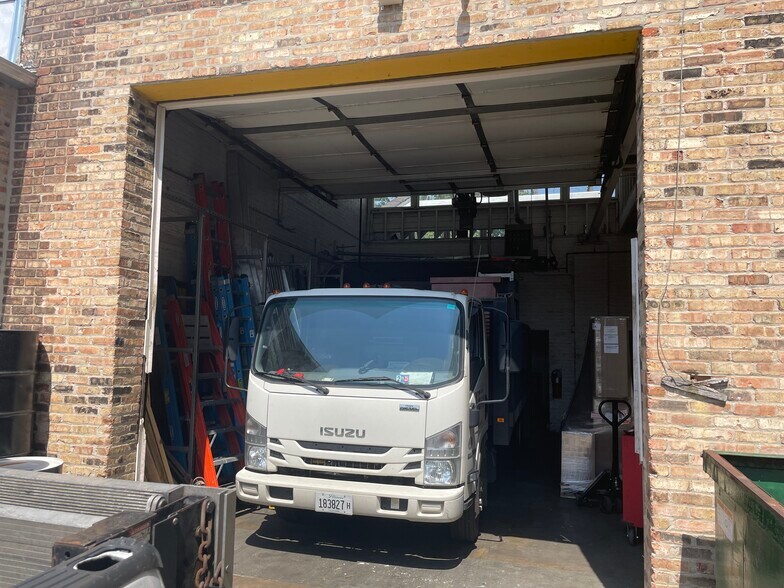 More Photos Of 4830 W 16th St, Cicero Distribution For Sale
