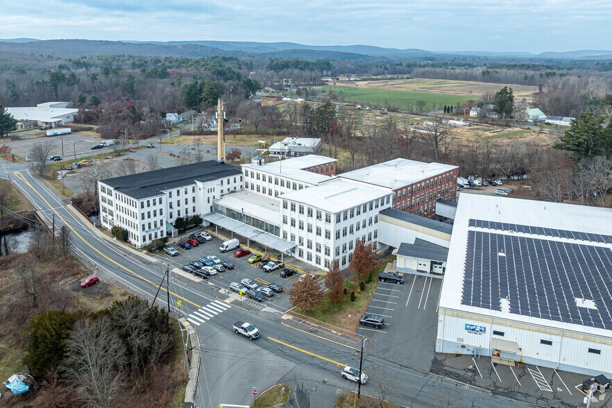 More Photos Of 221 Pine St, Florence Showroom For Lease