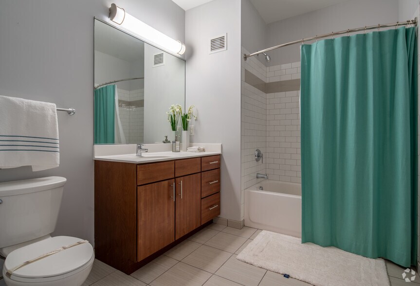 More Photos Of 1369 Spruce Pl, Minneapolis Apartments For Lease