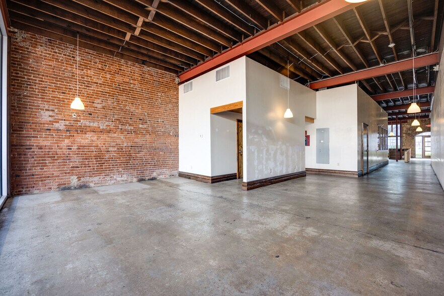 More Photos Of 1437 Market St, Chattanooga Storefront For Lease
