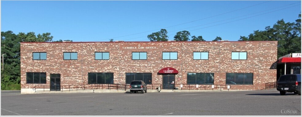 Primary Photo Of 8 Bourbon St, Peabody General Retail For Lease