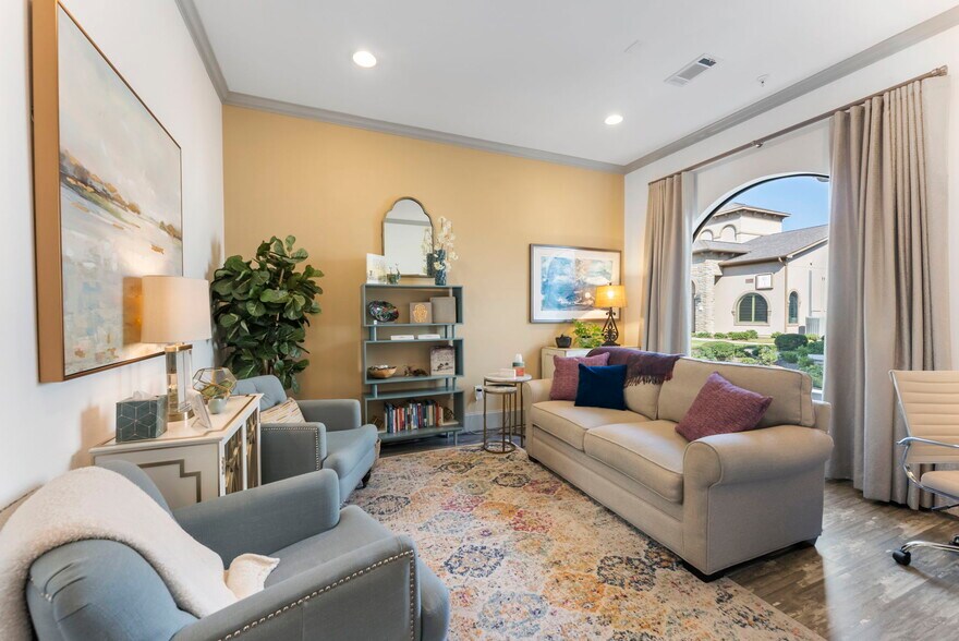 More Photos Of 256 Ed English Dr, Shenandoah Medical For Sale