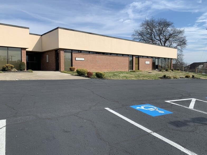 More Photos Of 107 Imperial Blvd, Hendersonville Office For Lease