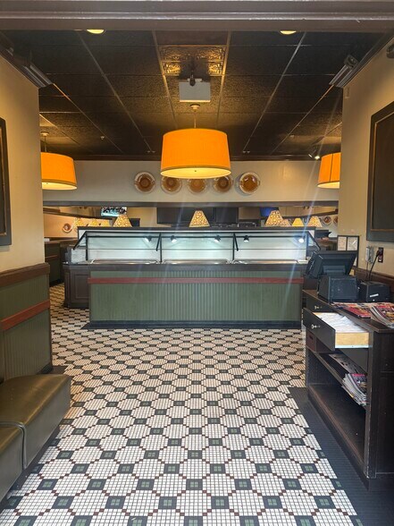 More Photos Of 1953 Savannah Hwy, Charleston Restaurant For Lease
