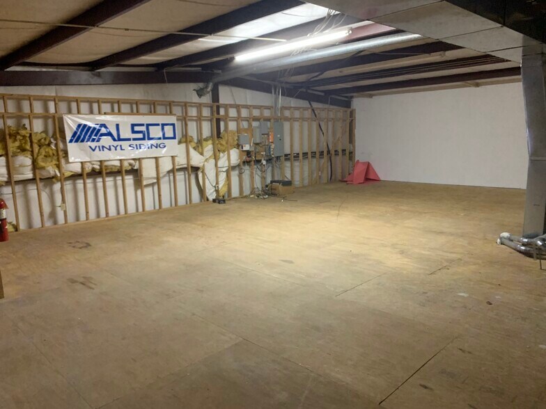 More Photos Of 1455 McCain Pky, Pelham Industrial For Lease