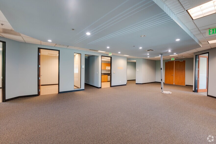 More Photos Of 28632 Roadside Dr, Agoura Hills Office For Lease