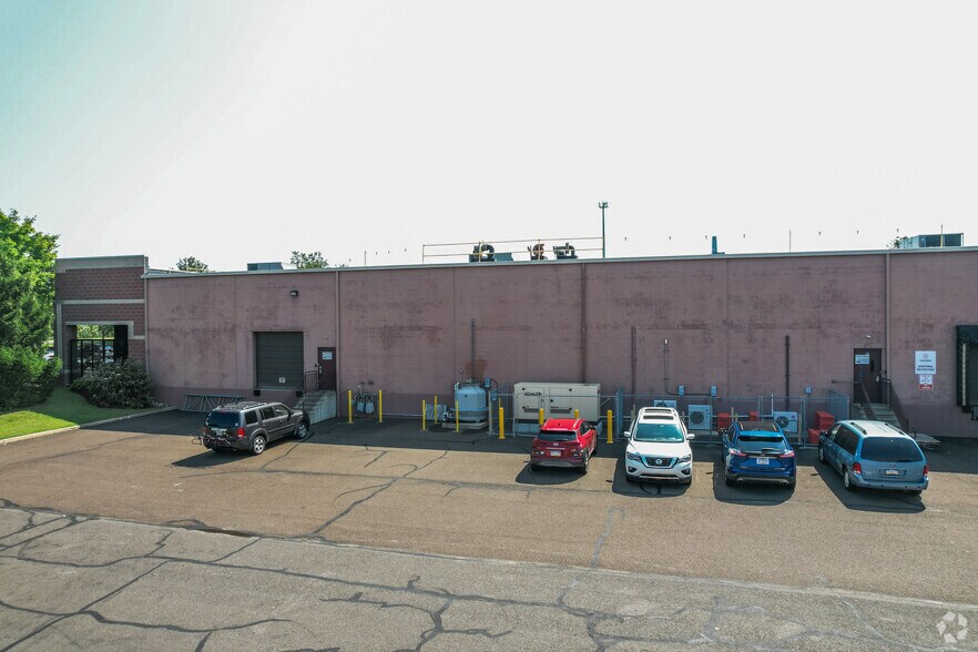 More Photos Of 1515 Grundy's Ln, Bristol Office For Lease