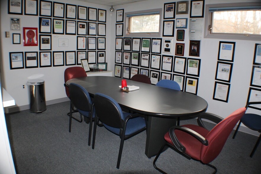 More Photos Of 11 Plains Rd, Augusta Office For Lease