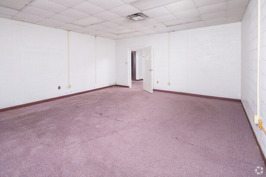 More Photos Of 8225 Dave Erwin Dr, San Antonio Flex For Sale