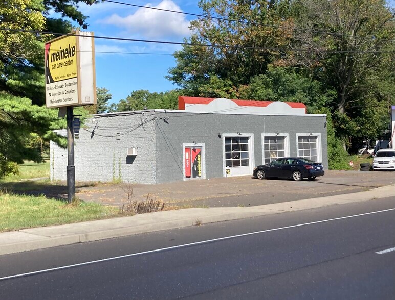 Primary Photo Of 555 Us Highway 13, Bristol General Retail For Sale
