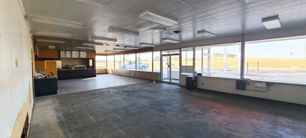 More Photos Of 14417 S L-56d, Brady Convenience Store For Sale