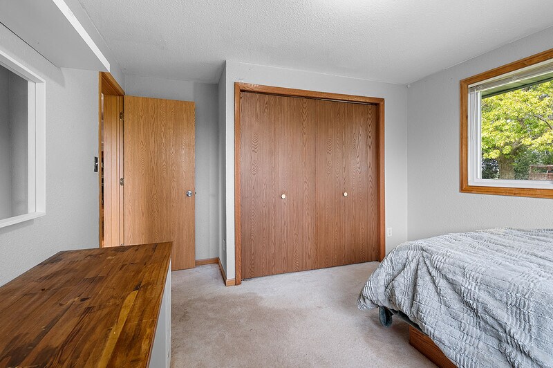More Photos Of N5367 Mayflower Rd, Shiocton Office For Sale