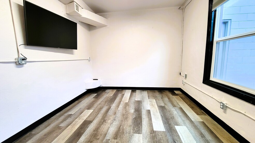 More Photos Of 1241 Main St, Springfield Office For Sale