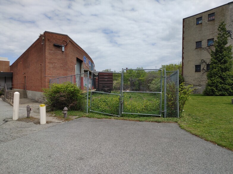 More Photos Of 204 Kinsley Ave, Providence Warehouse For Sale