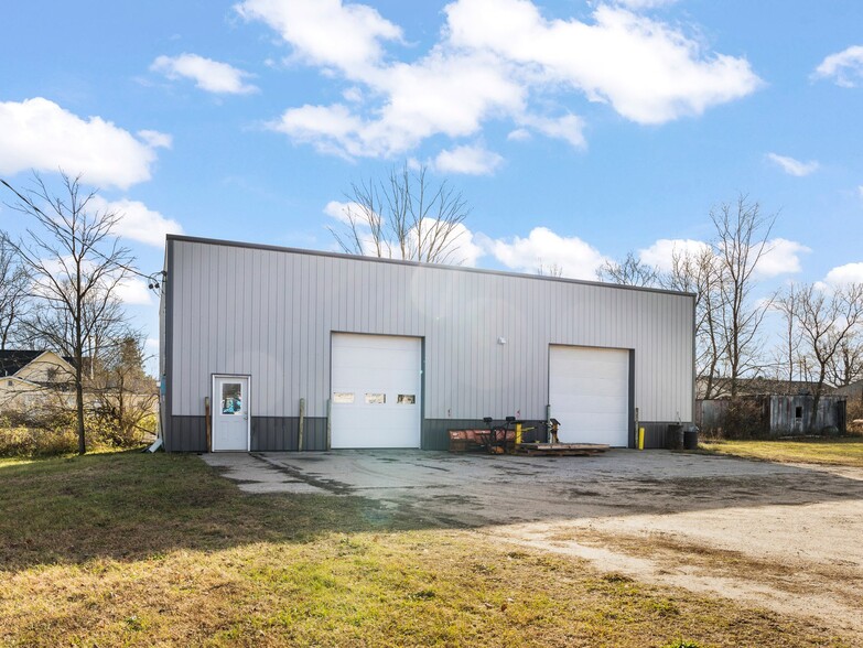 Primary Photo Of 4579 N Park St, Reed City Warehouse For Sale