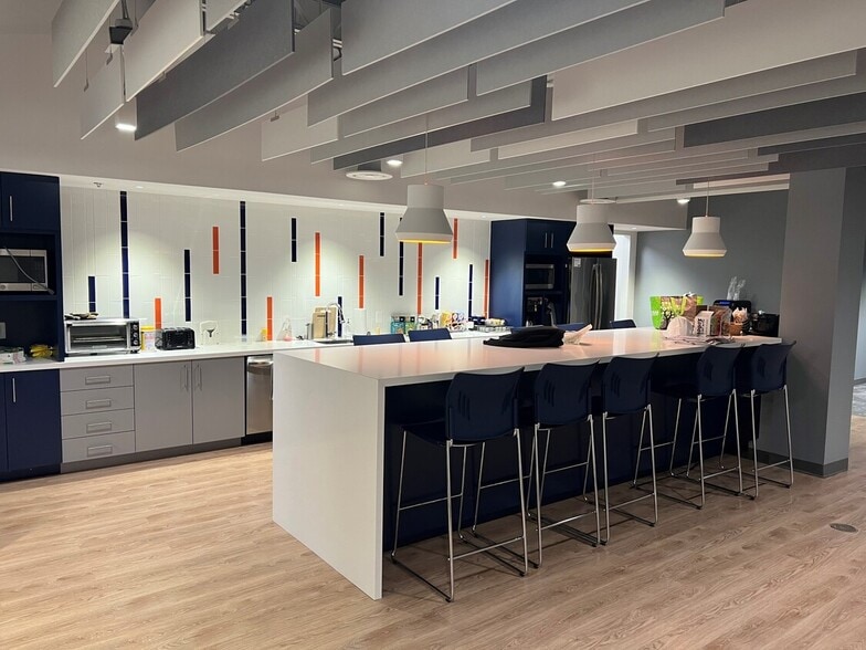 More Photos Of 14750 Sweitzer Ln, Laurel Medical For Sale