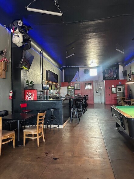 More Photos Of 2205 N Broadway, Los Angeles Bar For Sale