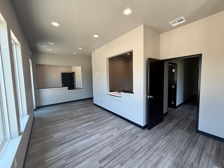 More Photos Of 1941 NW 142nd St, Oklahoma City Office For Lease