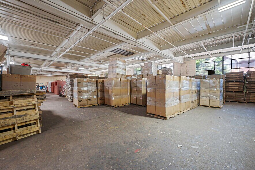 More Photos Of 1245 Marconi Blvd, Copiague Warehouse For Sale