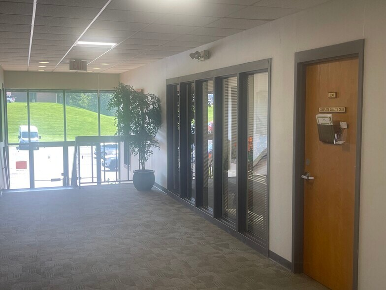 More Photos Of 11520 St. Charles Rock Rd, Bridgeton Medical For Lease