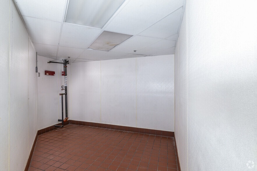 More Photos Of 725 S Palm Canyon Dr, Palm Springs Fast Food For Lease