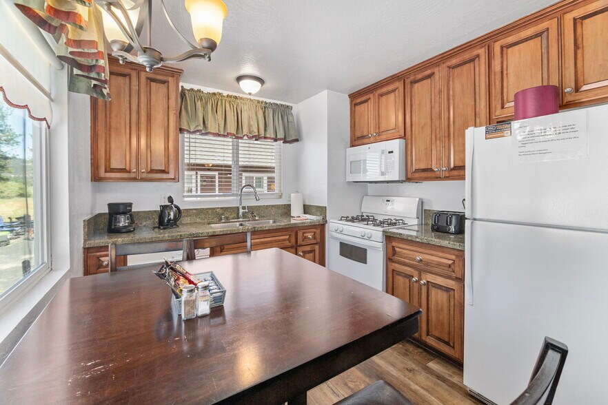 More Photos Of 39756 Big Bear Blvd, Big Bear Lake Hospitality For Sale