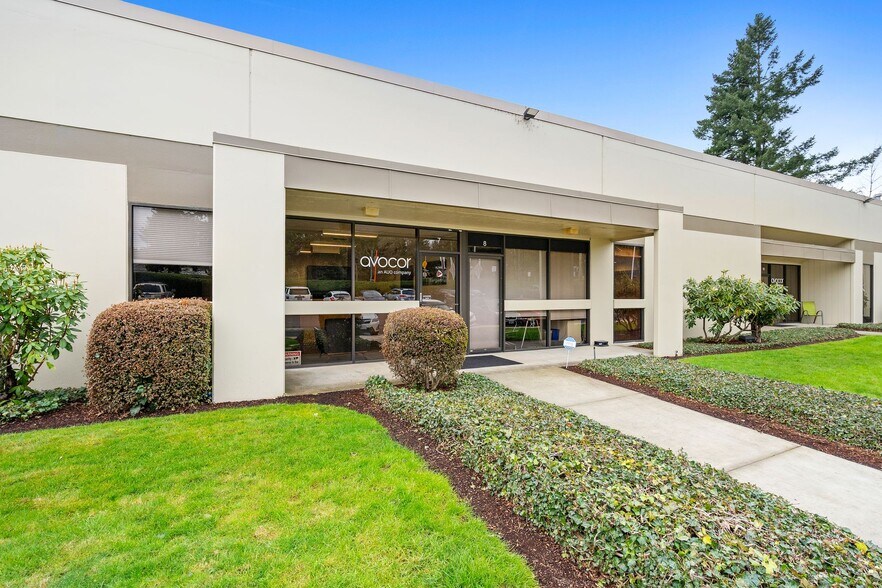 More Photos Of 9325-9425 SW Commerce Cir, Wilsonville Light Manufacturing For Lease