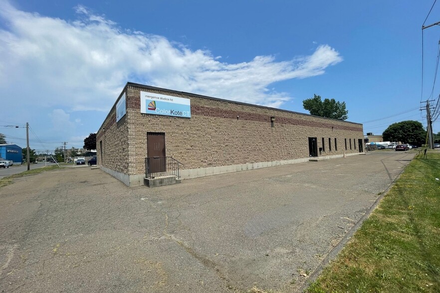 Primary Photo Of 300 Hathaway Dr, Stratford Manufacturing For Lease