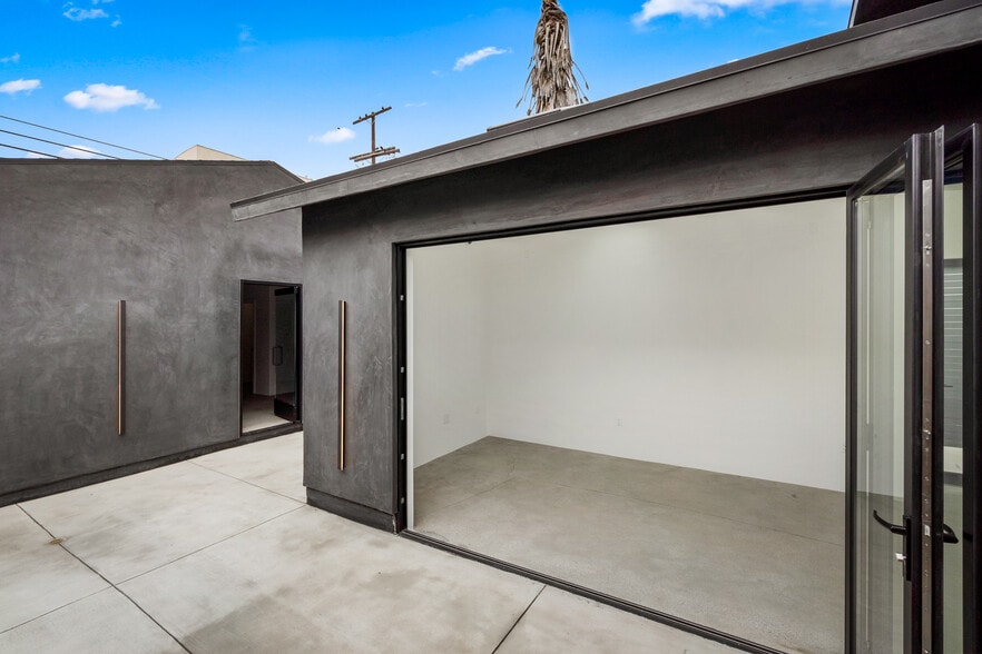 More Photos Of 1222 Abbot Kinney, Venice Storefront For Lease