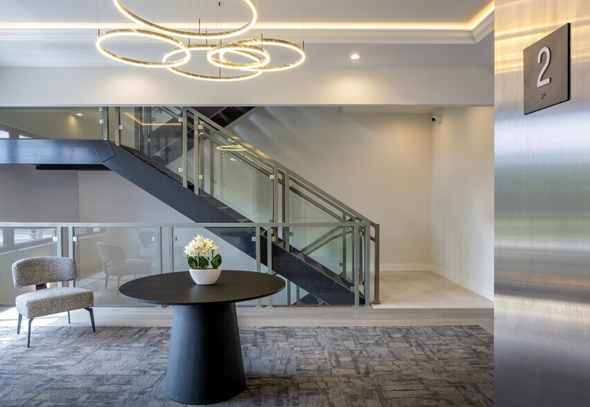 More Photos Of 3080 Tamiami Trl E, Naples Office For Lease