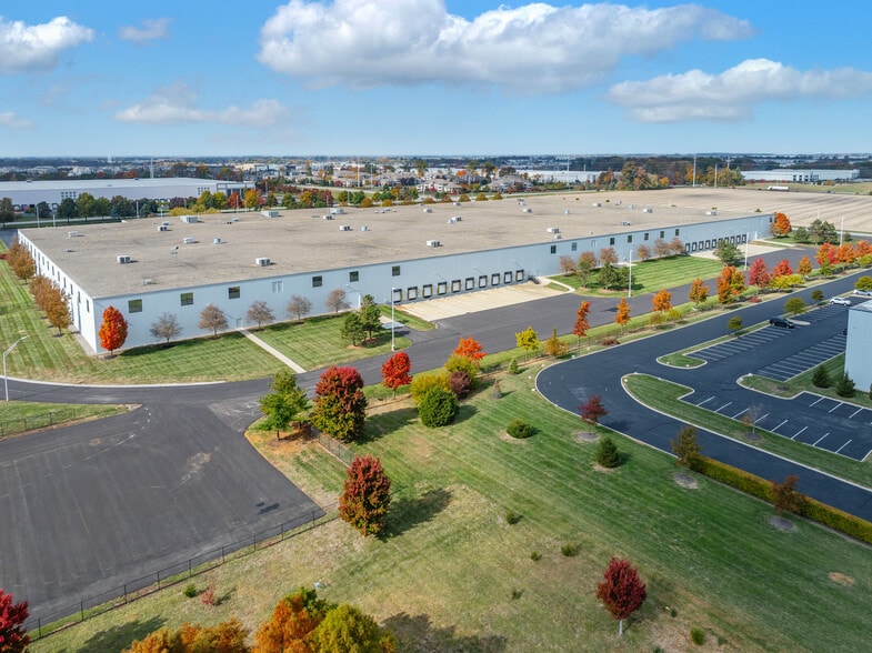 More Photos Of 501 Airtech Pky, Plainfield Distribution For Sale