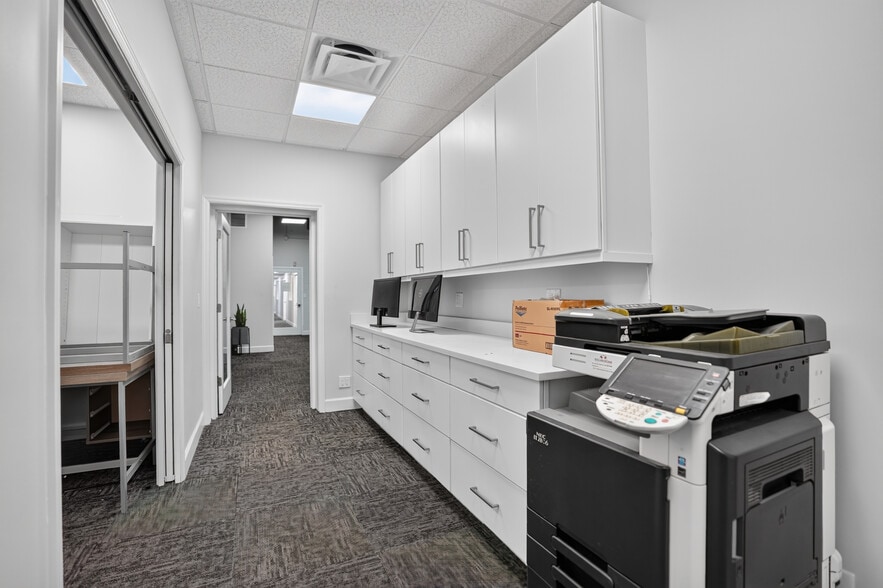 More Photos Of 945 W 15th St, Riviera Beach Warehouse For Sale