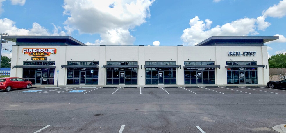 More Photos Of 106 Collier Rd, Clarksville Storefront Retail Office For Lease