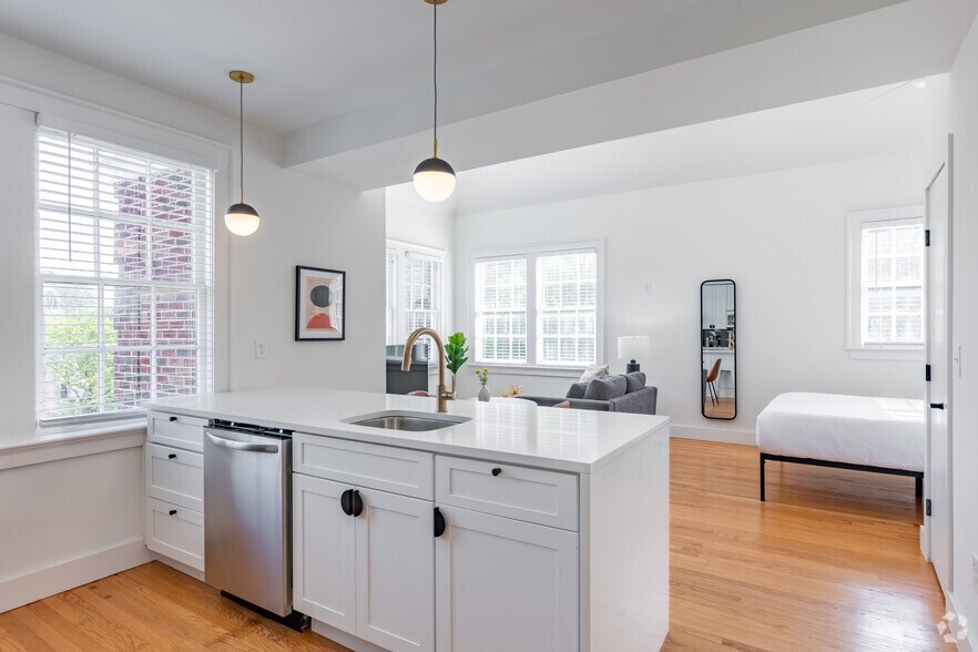 More Photos Of 1460 Peachtree St NW, Atlanta Apartments For Sale