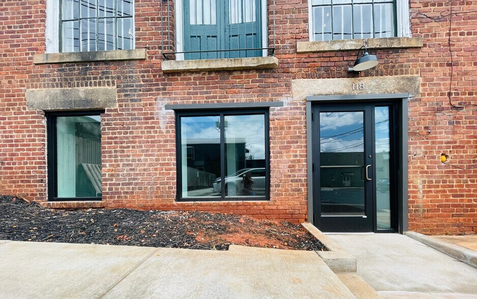 More Photos Of 112 N 1st St, Madison Office For Lease