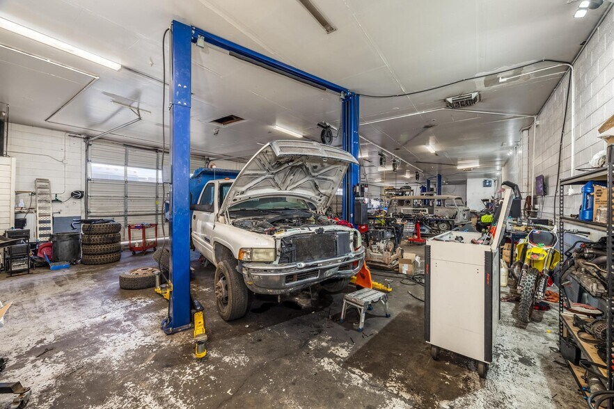 More Photos Of 511 N 1300 E, St George Warehouse For Sale