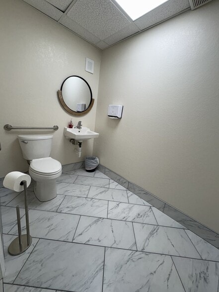 More Photos Of 1201 S Highland Ave, Clearwater Medical For Lease