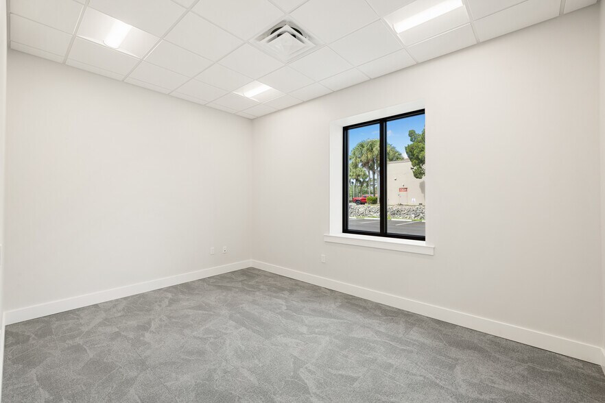 More Photos Of 8111 Broadway Ave E, Estero Storefront Retail Office For Lease