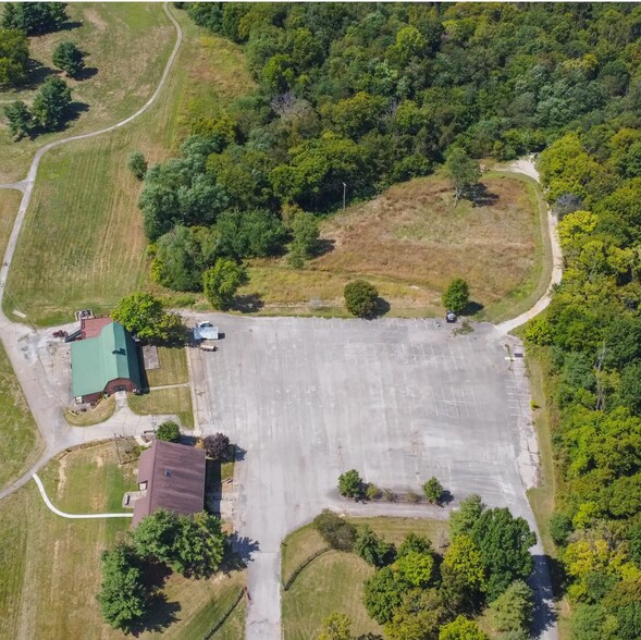 More Photos Of 245 Tanglewood Ct, Taylorsville General Retail For Sale