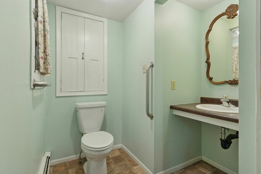 More Photos Of 2318 S 1st Ave, Minneapolis Office For Sale