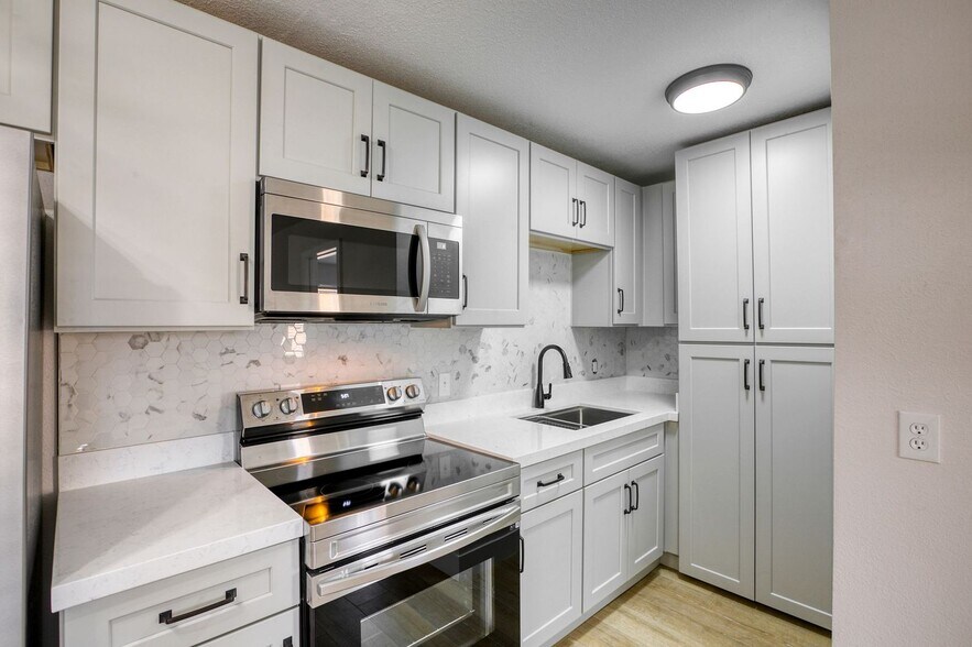 More Photos Of 317 S 9th St, Las Vegas Apartments For Sale