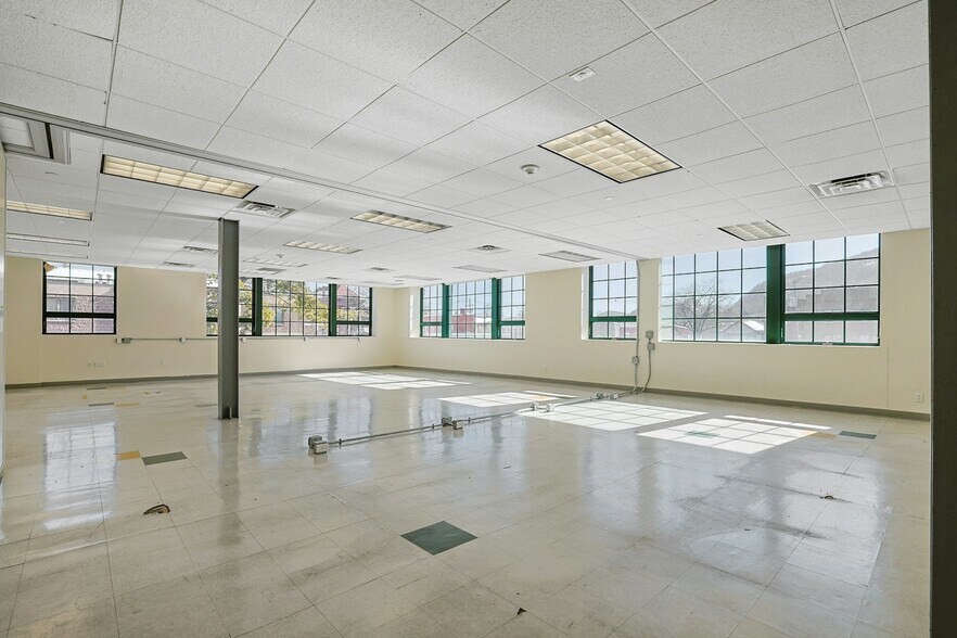 More Photos Of 31 W Broad St, Haverstraw Office For Lease