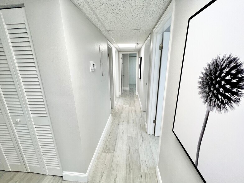 More Photos Of 2650 Bahia Vista St, Sarasota Medical For Sale