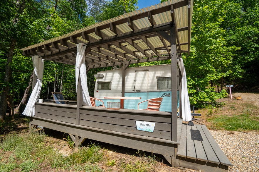 More Photos Of 38 Camp Ultima Blvd, Franklin Hospitality For Sale