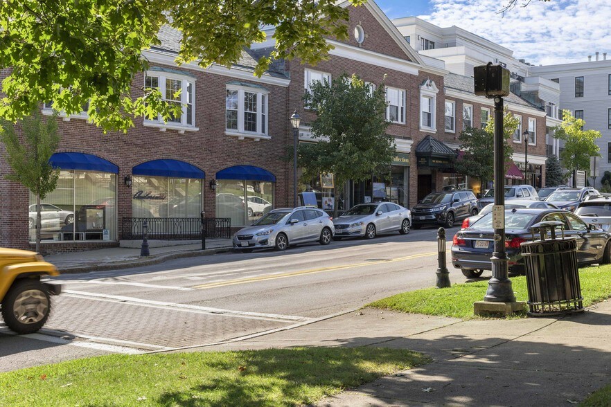 More Photos Of 570-574 Washington St, Wellesley Office For Lease