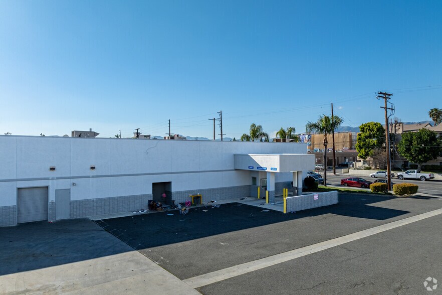 More Photos Of 18444 Plummer St, Northridge Freestanding For Sale