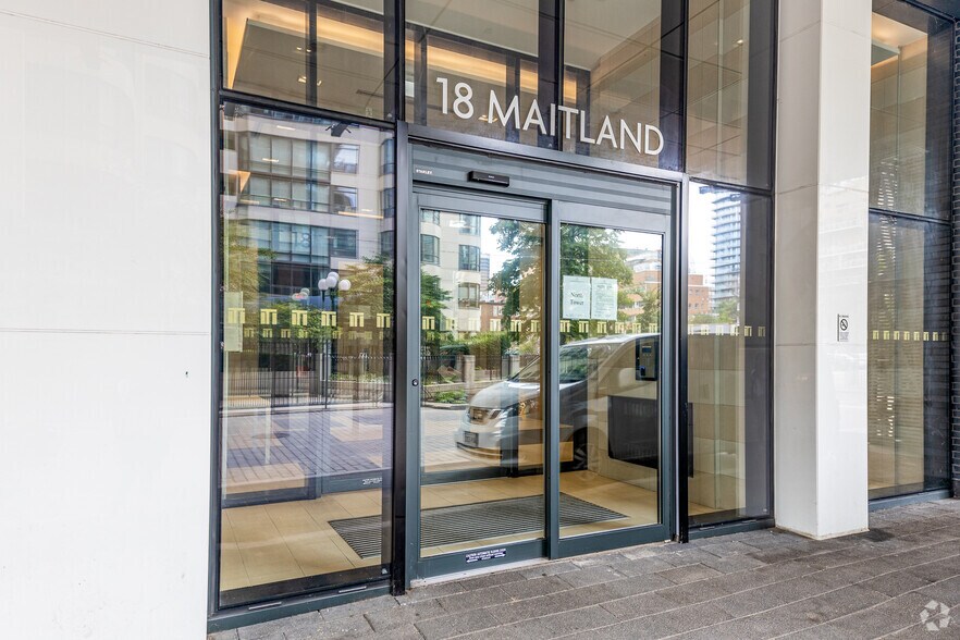 More Photos Of 501 Yonge St, Toronto Apartments For Sale