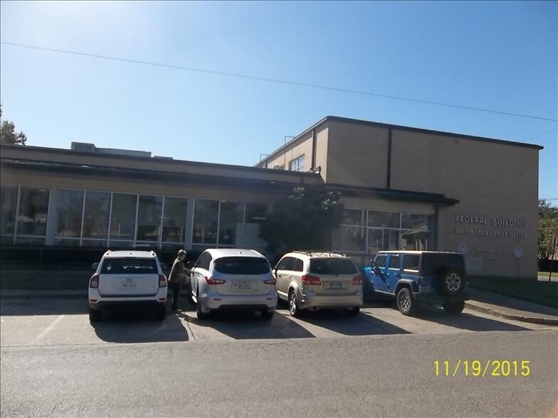 Primary Photo Of 109 W Wellington St, Carthage Post Office For Lease