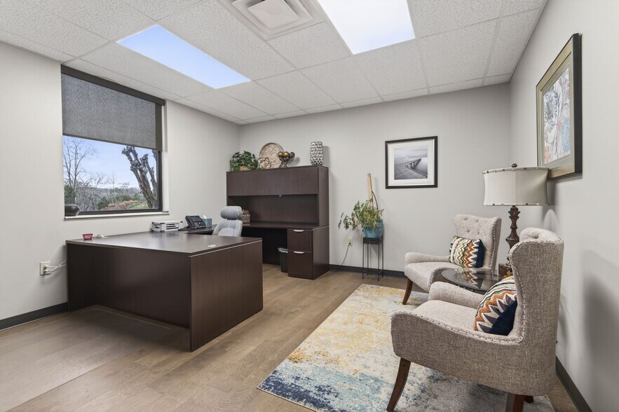 More Photos Of 2510 Solway Rd, Knoxville Flex For Lease